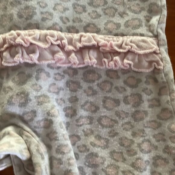 3-6 month Baby Gear pink & white snap footed pajamas w/cheetah print - Picture 10 of 13